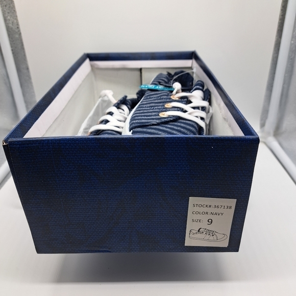 New In Box Womens Tommy Bahama Canvas Slip On Navy And White Size 9 - Picture 6 of 6